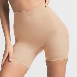 SKIMS  Cream Shapewear Large Shorts